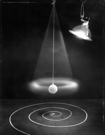 John Chervinsky, InMotion... AtRest / V pohybu... v klidu, ze série An Experiment in Perspective / Experiment s perspektivou, 2005